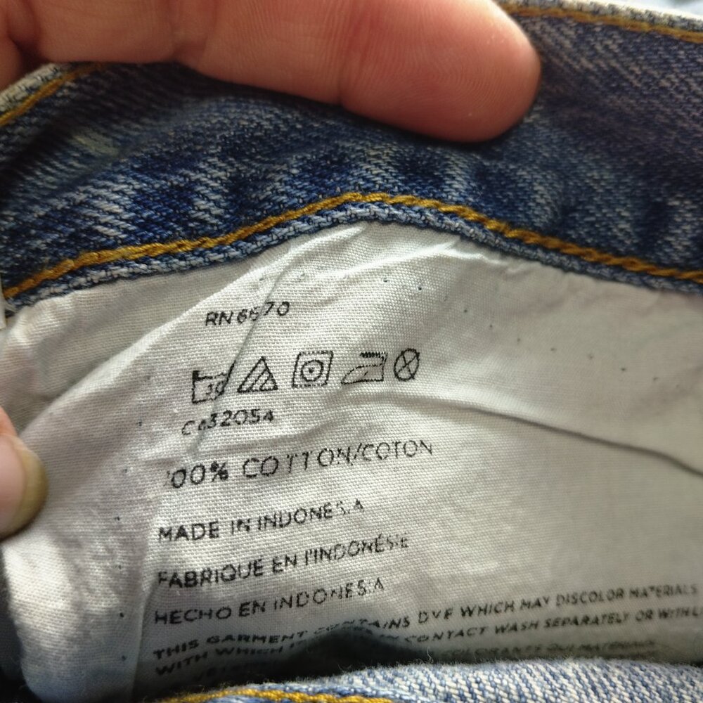 BDG Slayer Mid Rise Women's Size 31 Distressed Button Fly Cutoff Denim Shorts - Picture 5 of 8